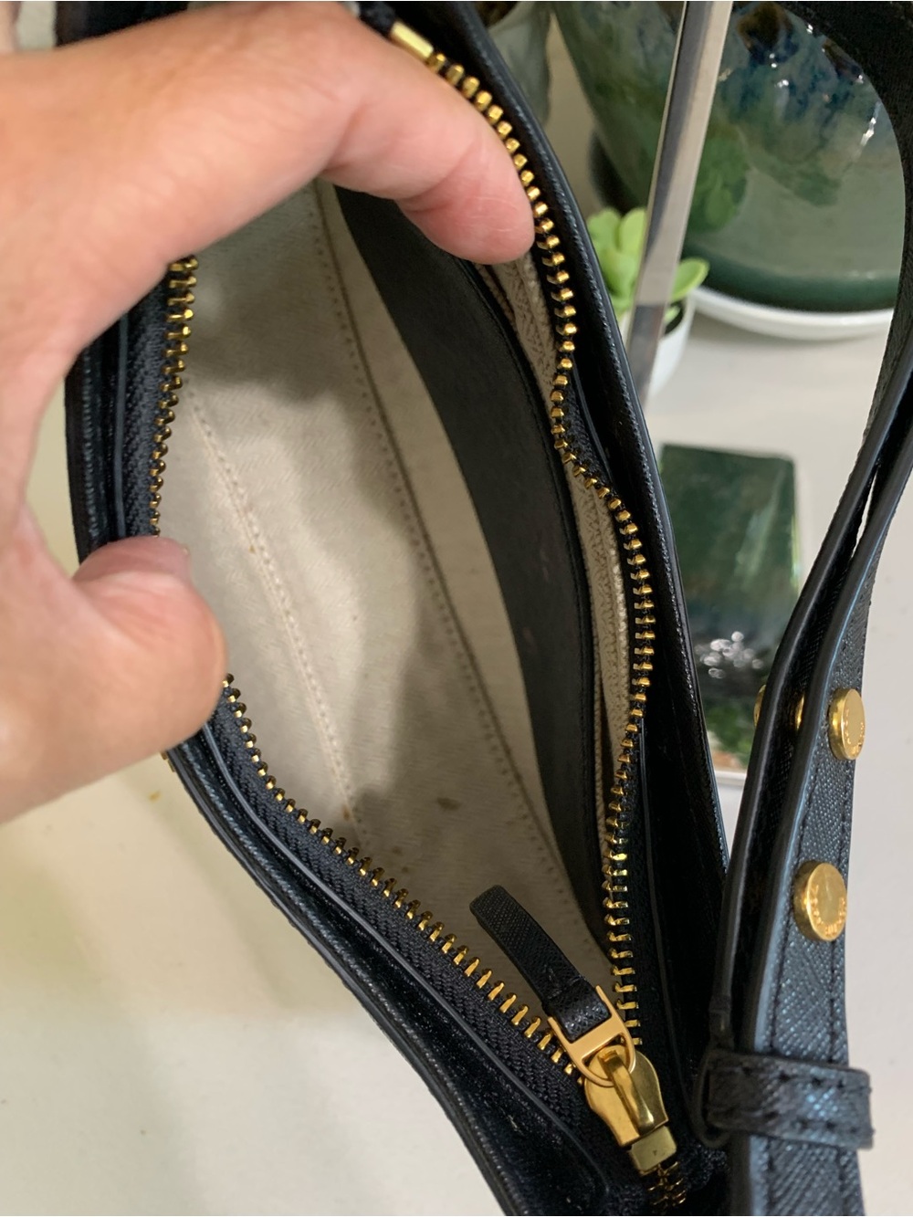 👜💕 Tory Burch Black Saffiano Crescent Shoulder Bag with Gold Logo - Picture 9 of 9
